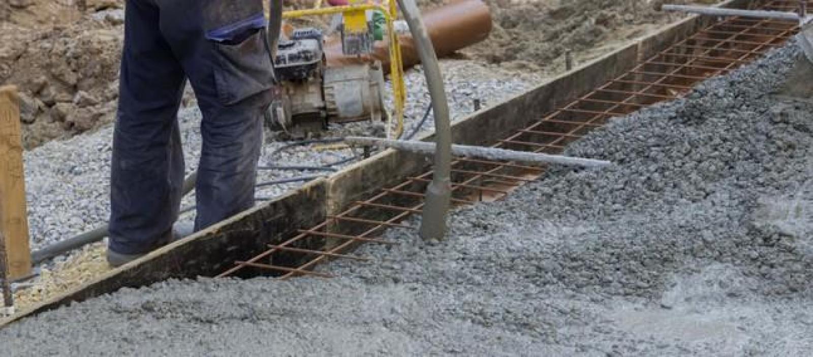Novo tipo de concreto promete ser mais barato por usar reciclagem de pneus usados na produção