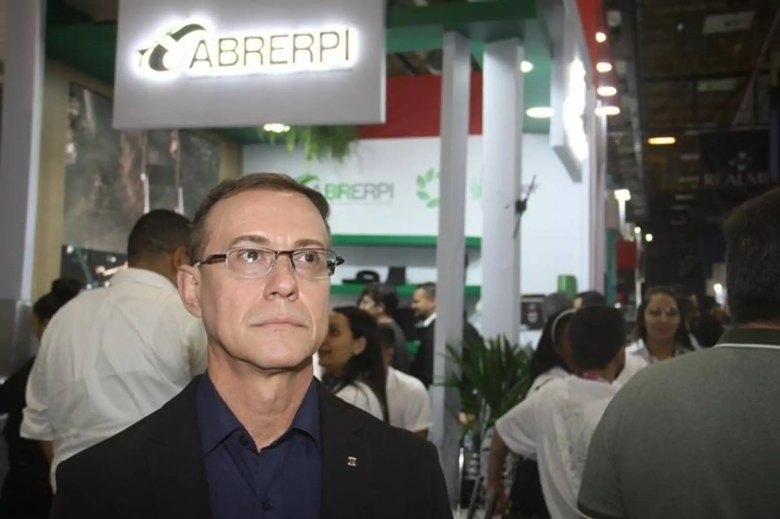 Abrerpi expõe desafios da reciclagem na Pneushow 2024