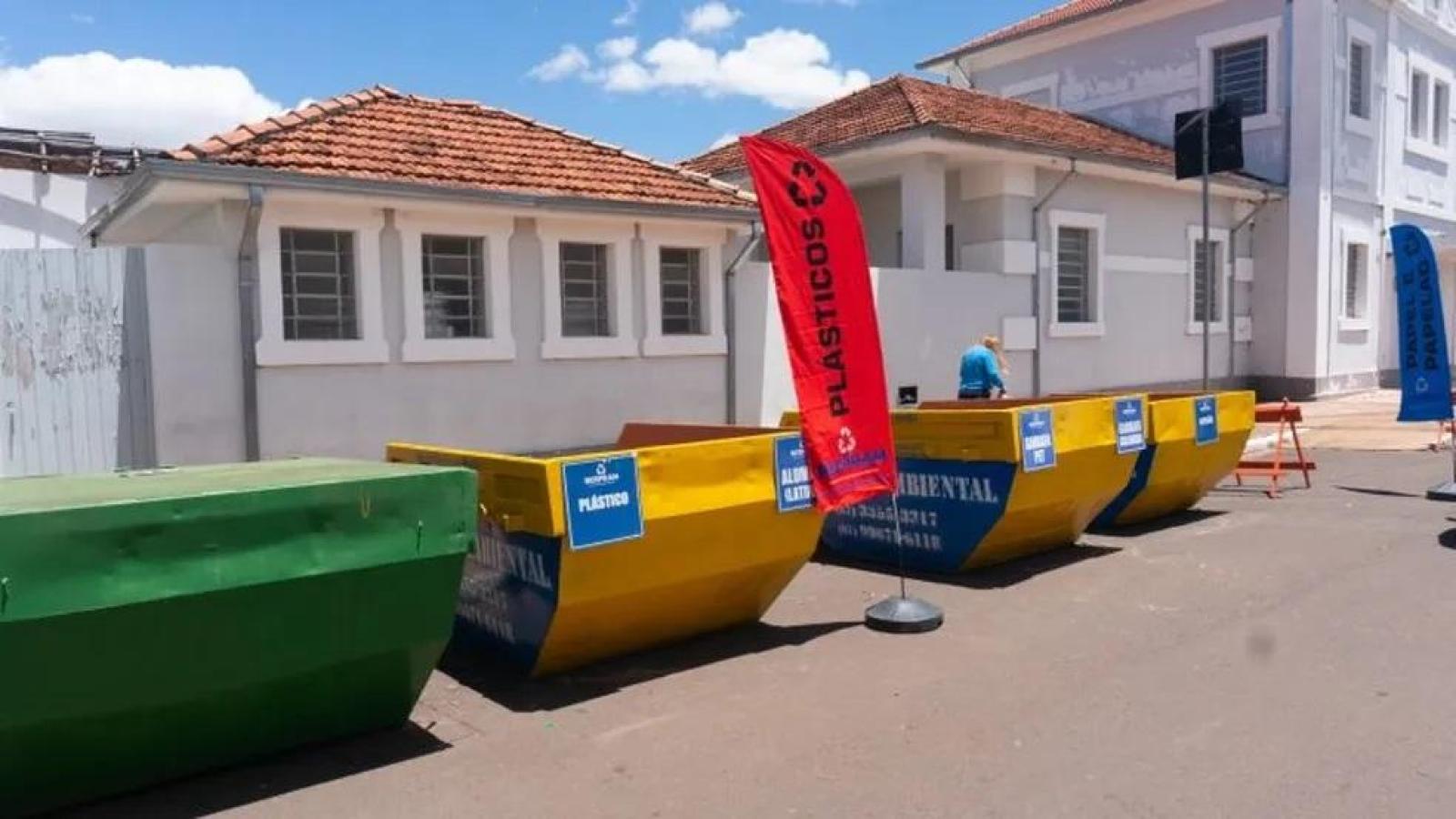 Ação drive-thru recolhe eletrônicos, recicláveis e eletrodomésticos para reciclagem em Campo Grande