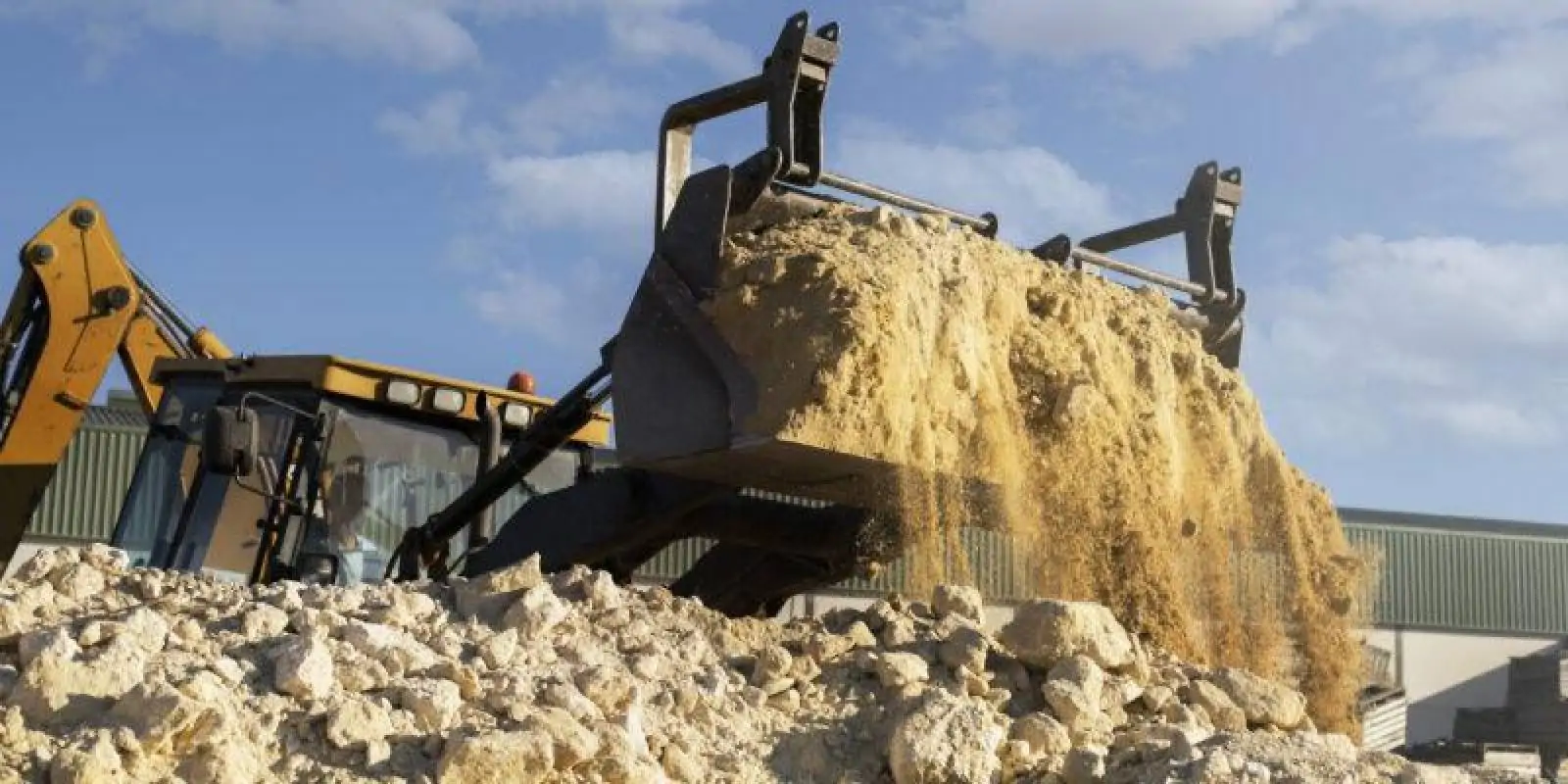 Apenas 1,7% dos resíduos sólidos urbanos coletados em Goiás são reciclados