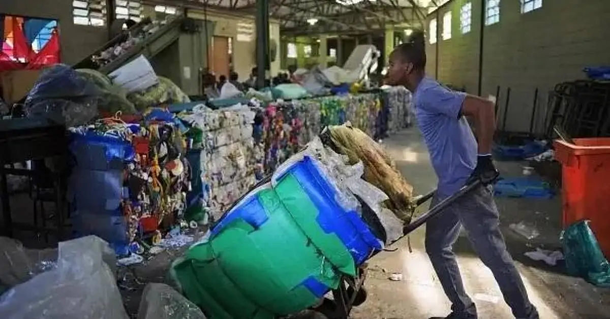 Bitributação e informalidade do cidadão são gargalos para reciclagem