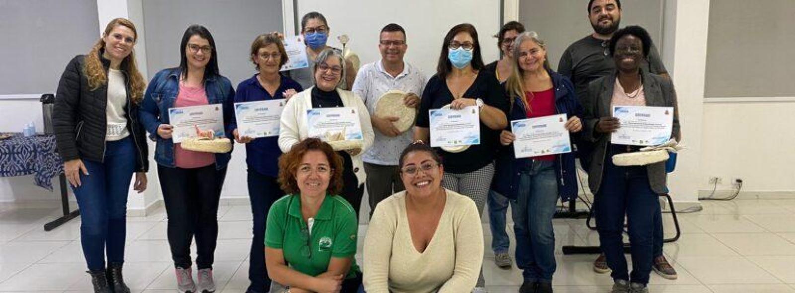 BITUCAS DE CIGARRO VIRAM PAPEL ARTESANAL EM CARAGUATATUBA