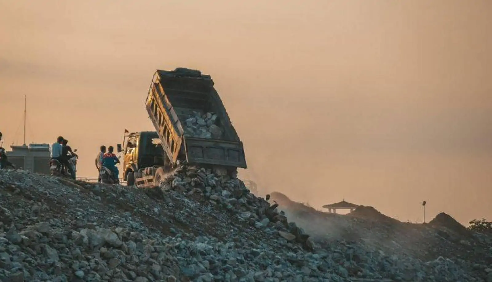 Brasil É Um Dos Maiores Produtores Mundiais De Lixo E Taxa De Reciclagem De Resíduos Sólidos É De Apenas 4% 