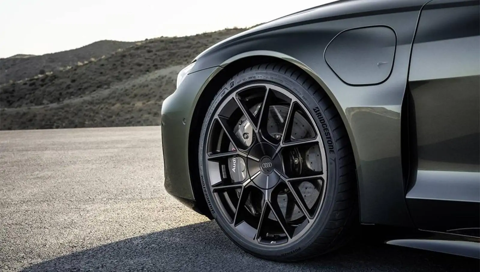 Bridgestone cria pneu com 55% de materiais reciclados