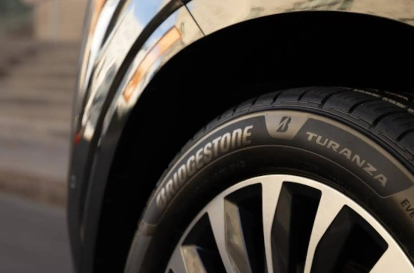 Bridgestone reforça a importância da manutenção preventiva dos pneus e orienta motoristas sobre cuidados simples que fazem toda a diferença na estrada.