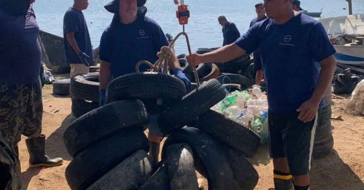 Campanha retira 2 mil pneus da Baía de Guanabara para reciclagem
