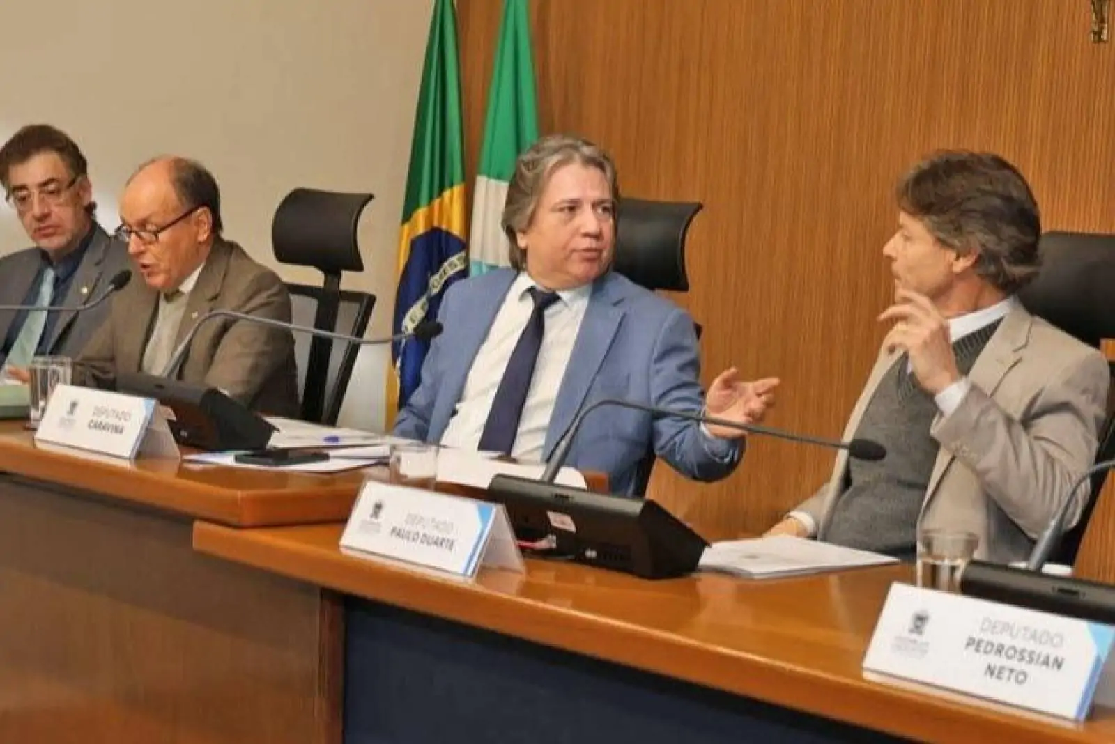 CCJR aprova projetos sobre reciclagem de pneus e apoio a mulheres no climatério