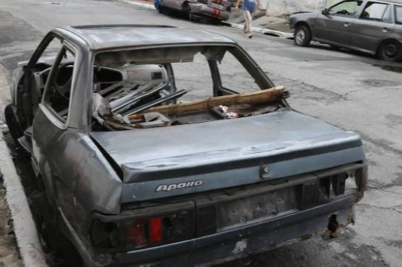 Cemitérios de carros exigem plano de reciclagem veicular