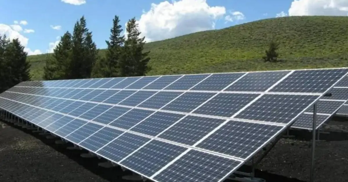 Cientistas chineses resolvem um dos maiores problemas dos painéis solares e criam um totalmente reciclado