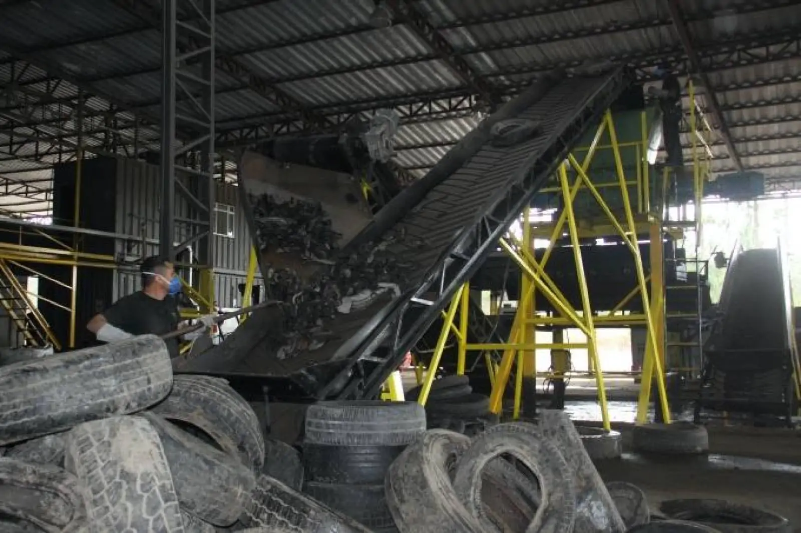 Combate à Dengue passa pela instalação de recicladoras de pneus em todo o Brasil