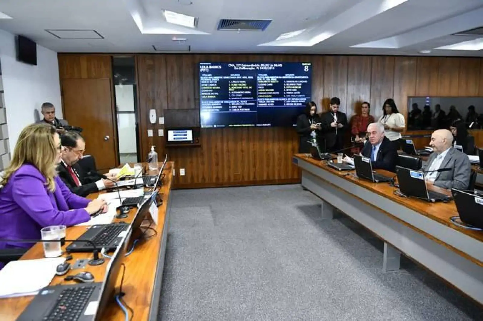 Comissão de Meio Ambiente aprova projetos para prevenção de desastres naturais e reciclagem de pneus