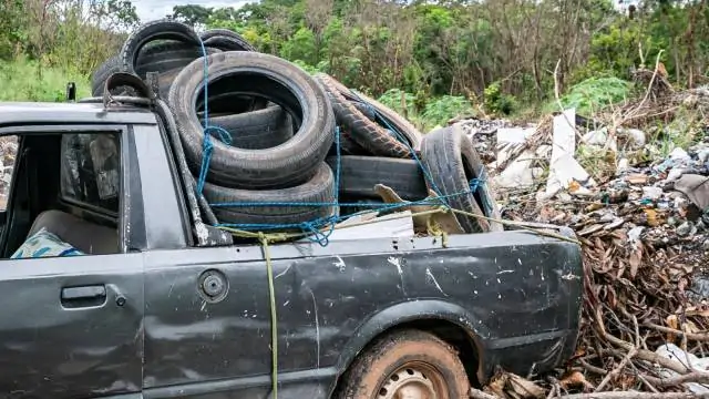 Condutor é flagrado e multado em R$ 25 mil por descarte irregular de pneus em Cuiabá 