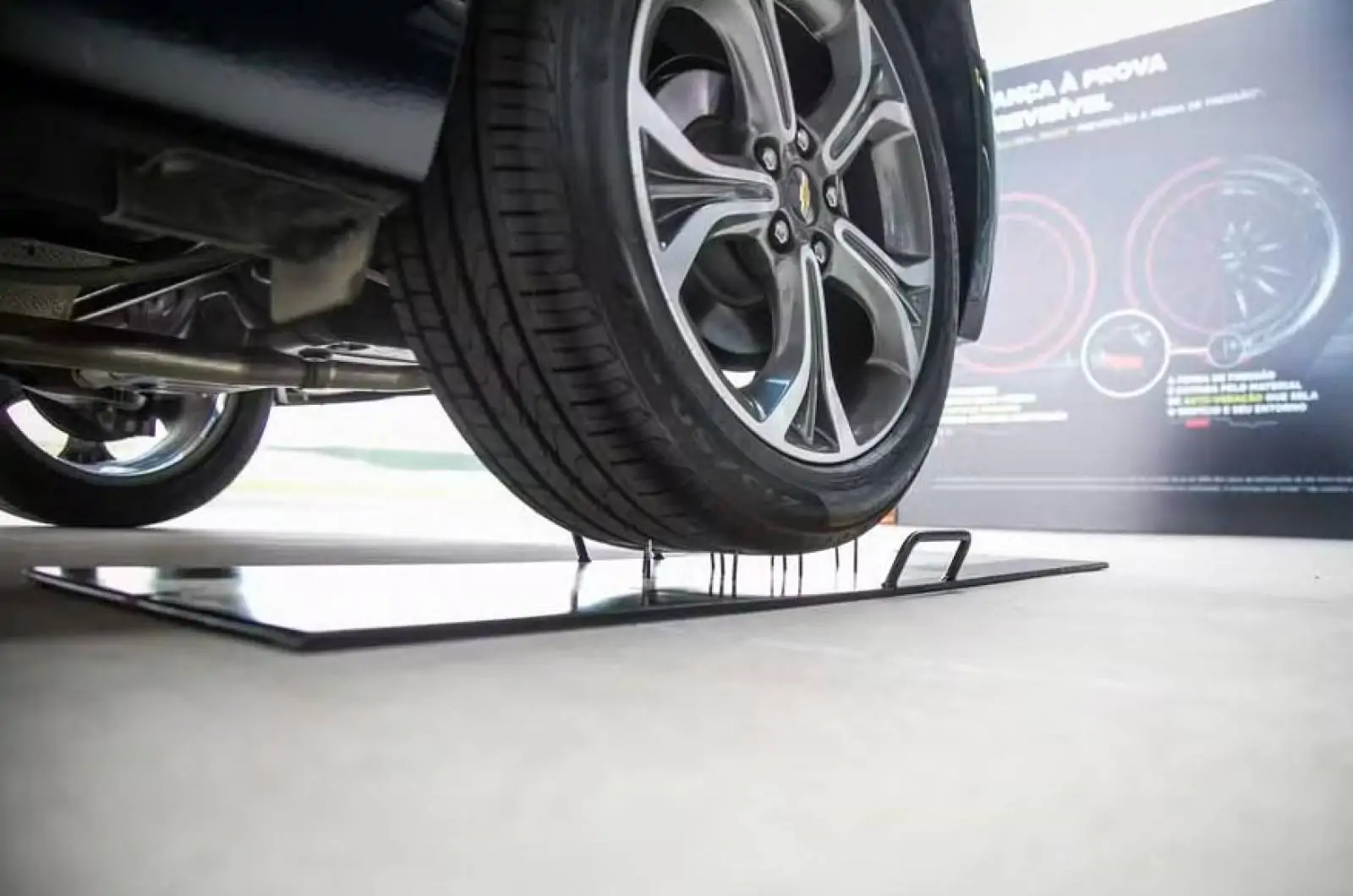 Conheça a tecnologia que fecha automaticamente os furos nos pneus