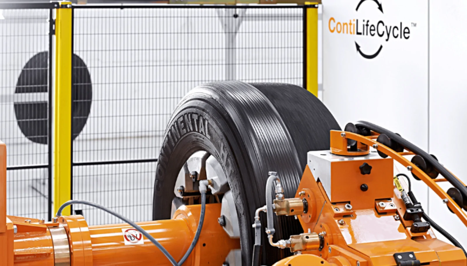 Continental relembra 120 anos de ação na reforma de pneus, caminhões e ônibus