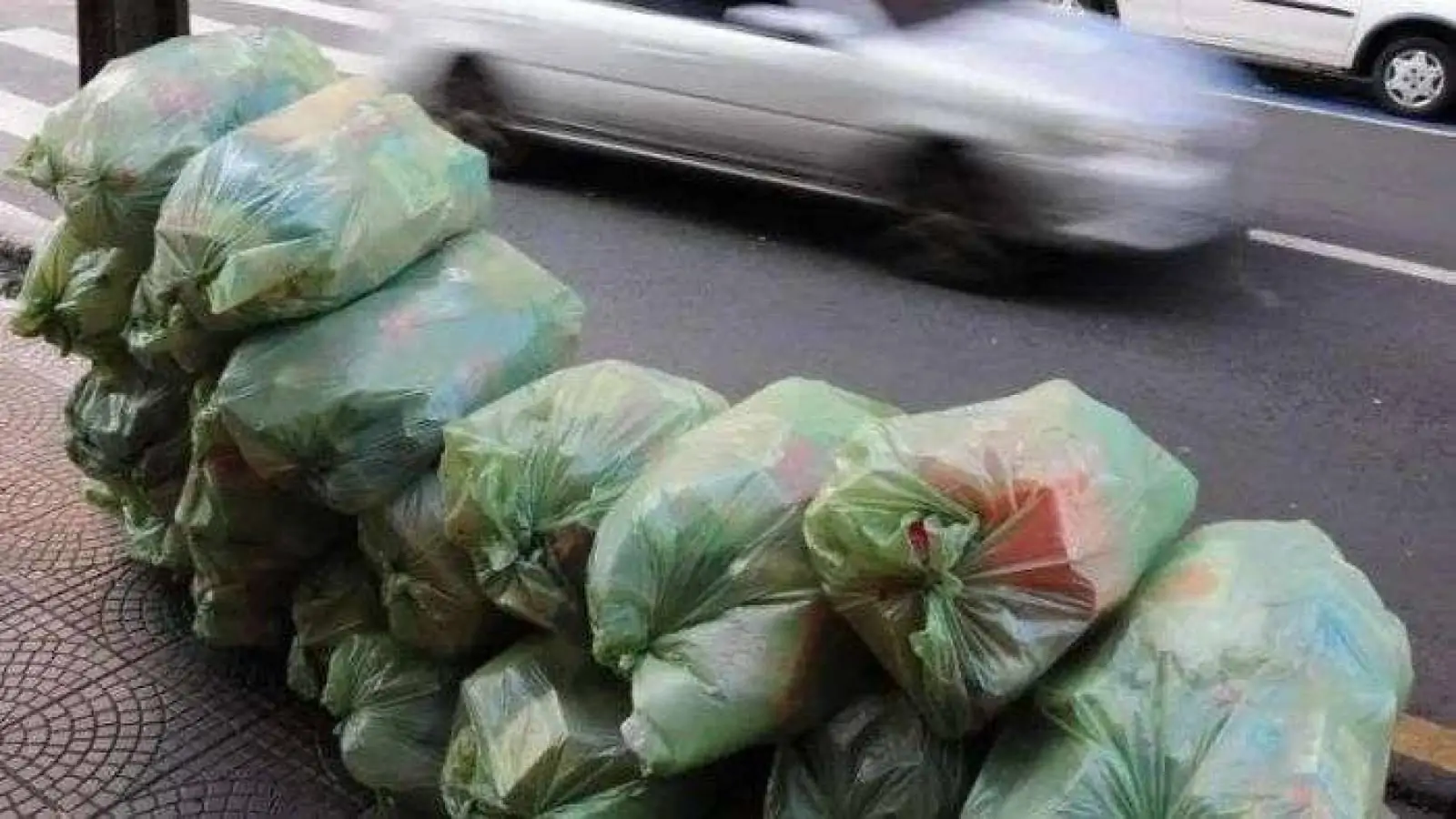 Cooperativas reclamam que estão coletando reciclagem sem contrato formal