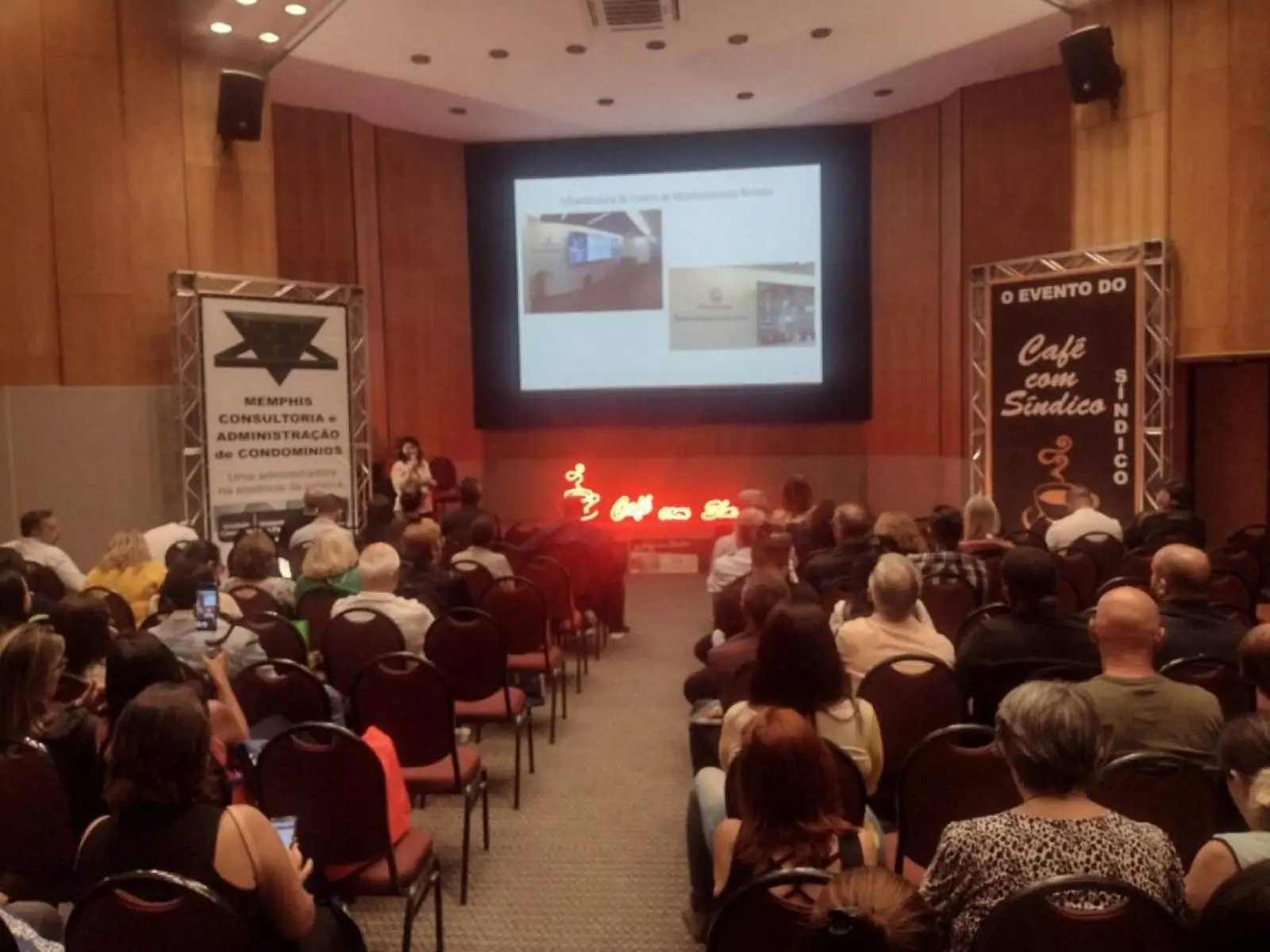 DE PORTEIRA ROBÔ A PISO DE BORRACHA DE PNEU, EVENTO APRESENTA AS NOVIDADES DO SETOR CONDOMINIAL