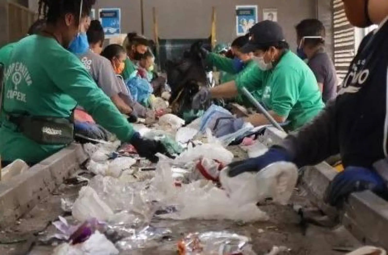 Do lixo ao asfalto: qual o destino do plástico?