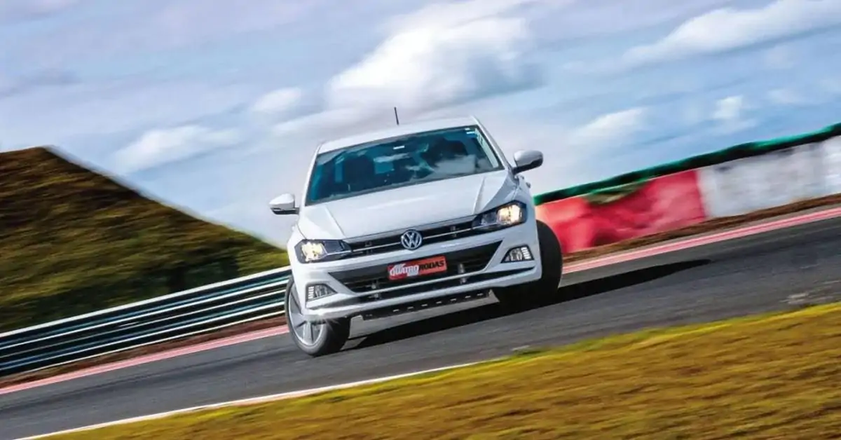 Dos buracos à aquaplanagem: um dia de piloto no campo de provas da Pirelli 