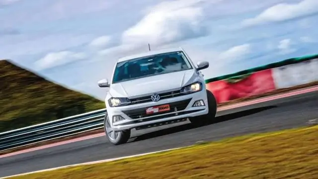 Dos buracos à aquaplanagem: um dia de piloto no campo de provas da Pirelli 