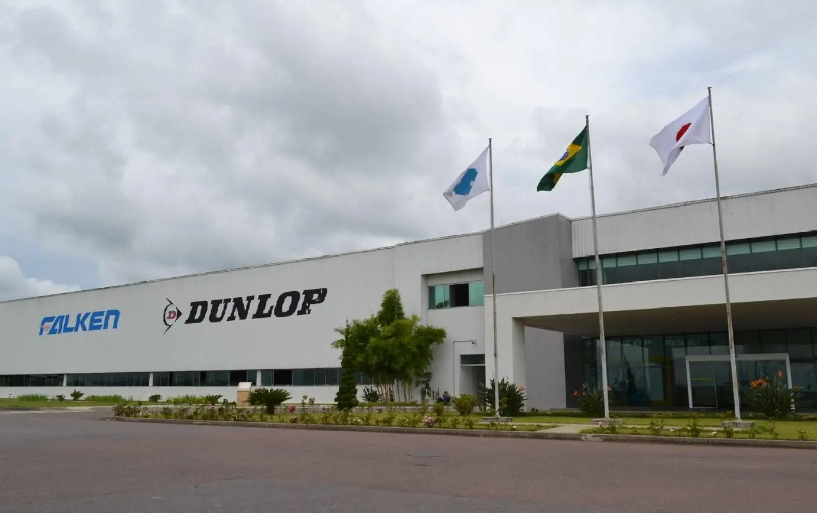 Dunlop pavimenta estrada para chegar a 30 mil pneus por dia