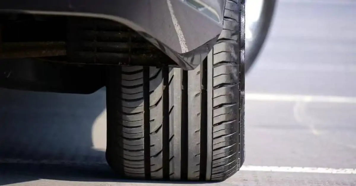 Especialista da Pirelli desmascara 10 falácias que podem comprometer a segurança do seu carro e moto