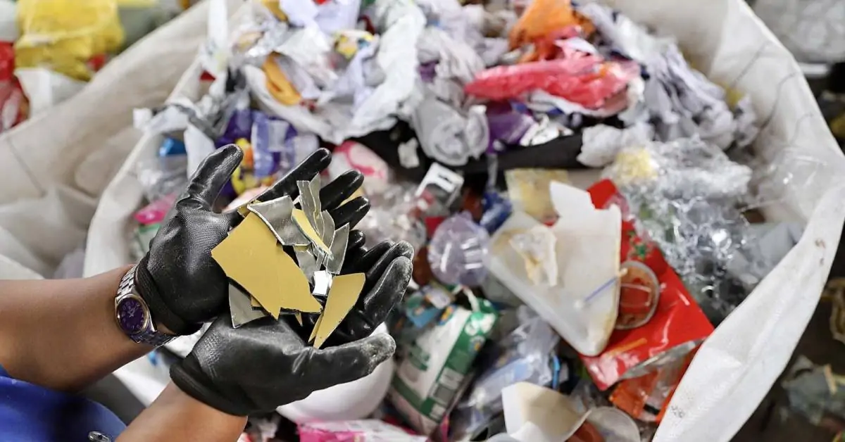 Estado vai lançar programa voltado a mulheres que trabalham com reciclagem