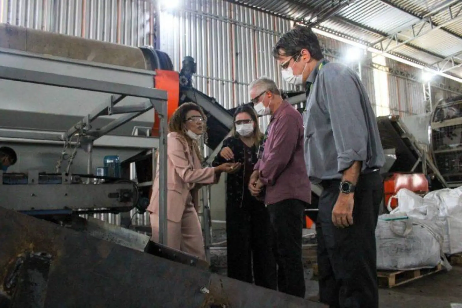 Fábrica do PIM que atua na reciclagem de pneus recebe apoio do Governo do Amazonas