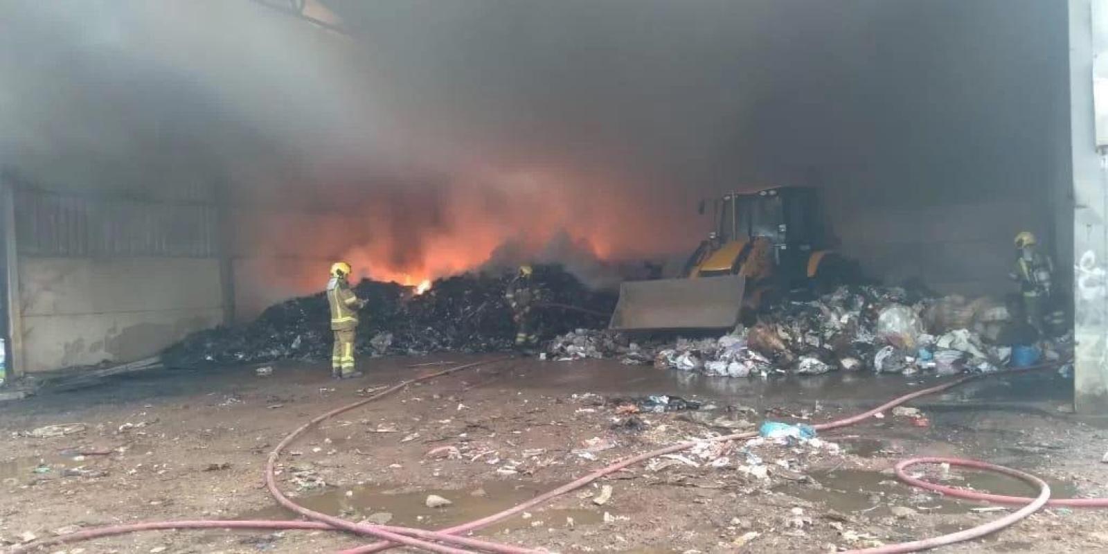 Incêndio atinge associação de reciclagem em Caxias do Sul