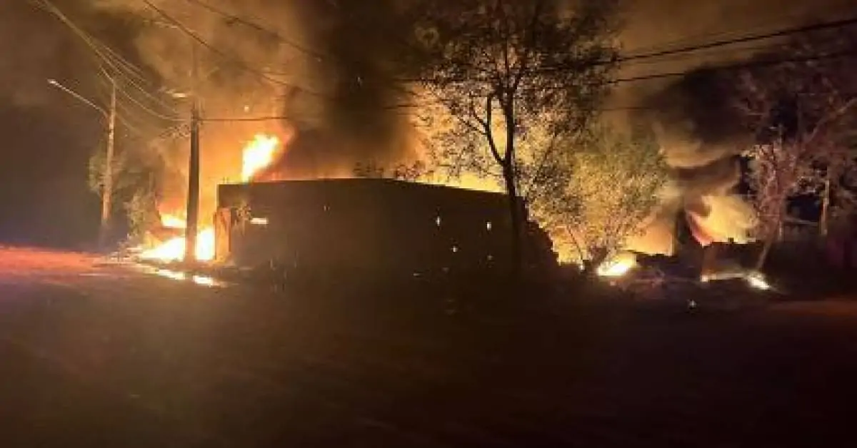 Incêndio atinge galpão de empresa de reciclagem em Várzea Grande
