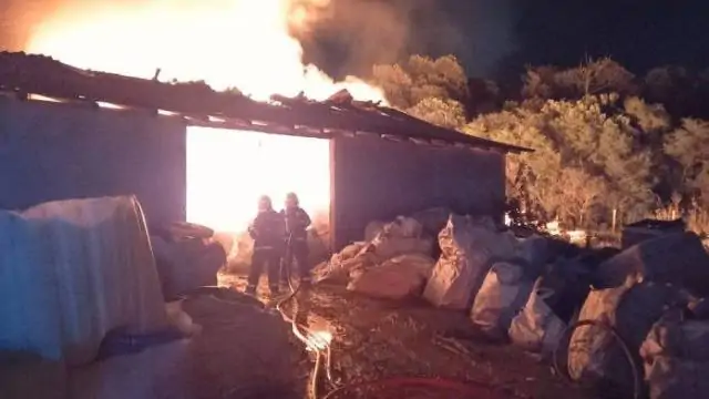 Incêndio de grandes proporções atinge empresa de reciclagem em Içara