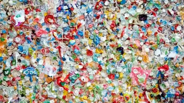 Indústria do plástico engana público sobre reciclagem há mais de 30 anos, revela estudo