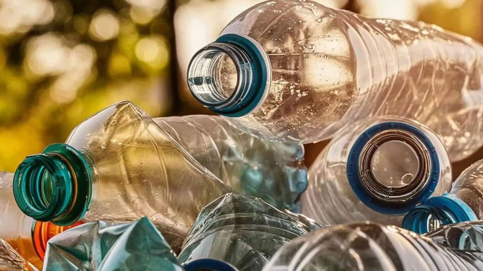 Indústria europeia de reciclagem de plástico colapsa e teme fim do setor