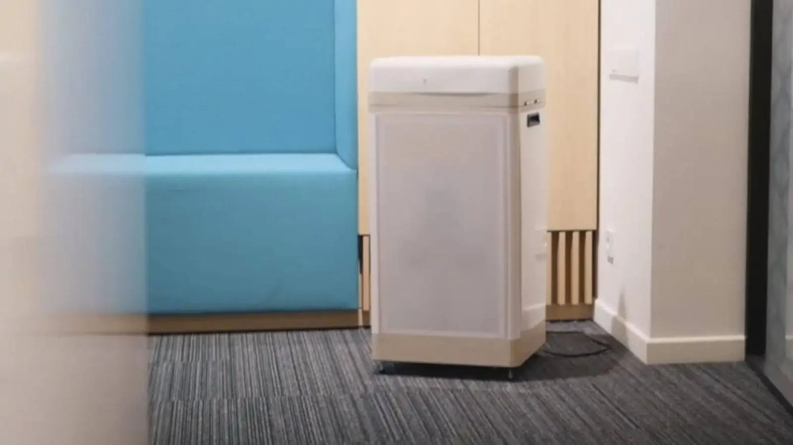 Lixeira derrete plástico na sua casa para facilitar reciclagem