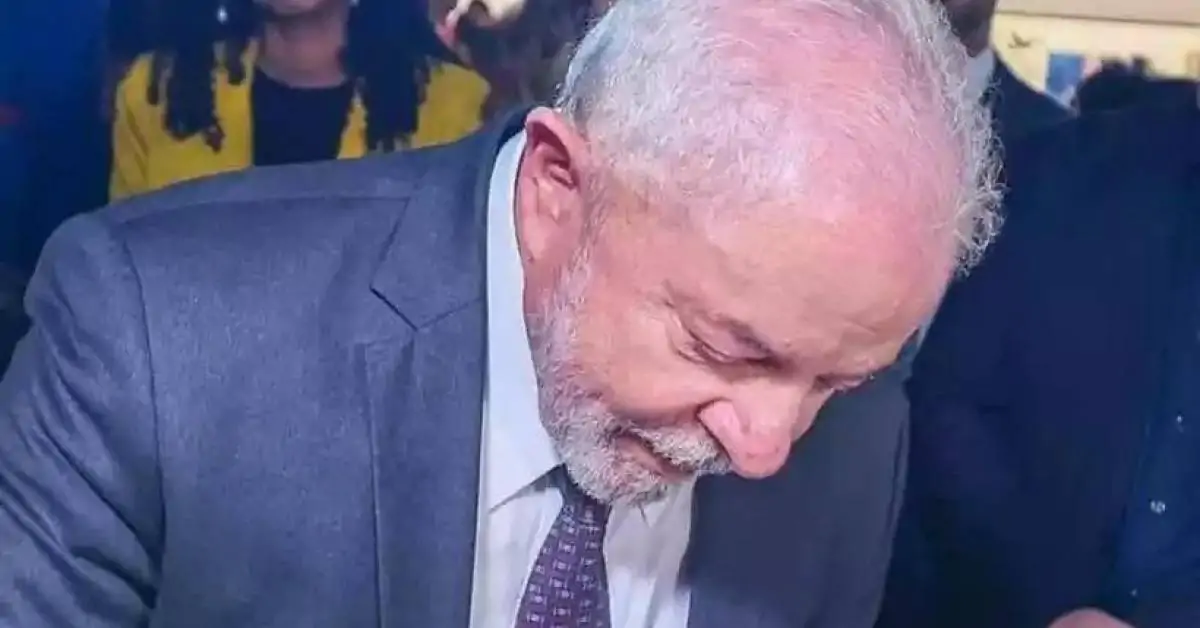 Lula assina decreto que recria 'Pr&oacute;-Catador' e aprimora reciclagem