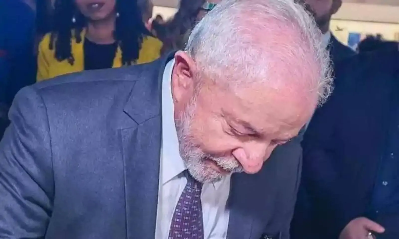 Lula assina decreto que recria 'Pr&oacute;-Catador' e aprimora reciclagem
