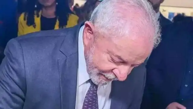 Lula assina decreto que recria 'Pr&oacute;-Catador' e aprimora reciclagem