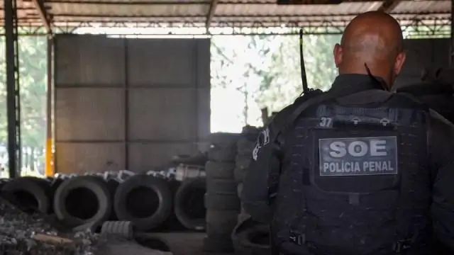 Mão de obra prisional transforma pneus usados em matéria-prima para asfalto no PR