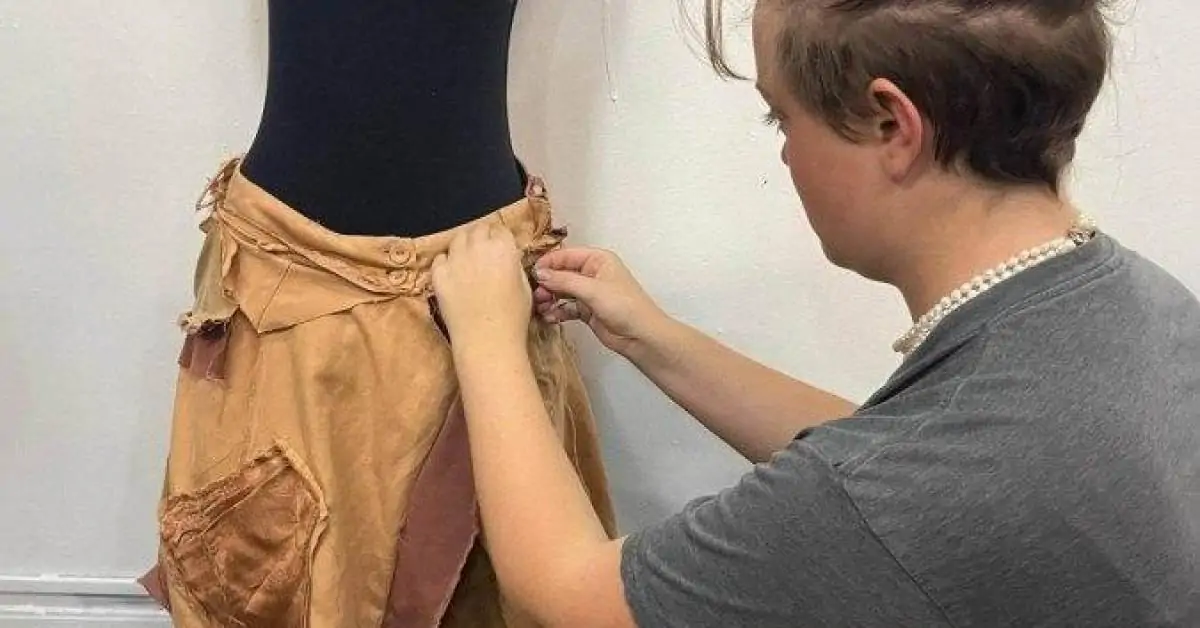 Moda sustentável feita a partir de reciclagem é tema de exposição