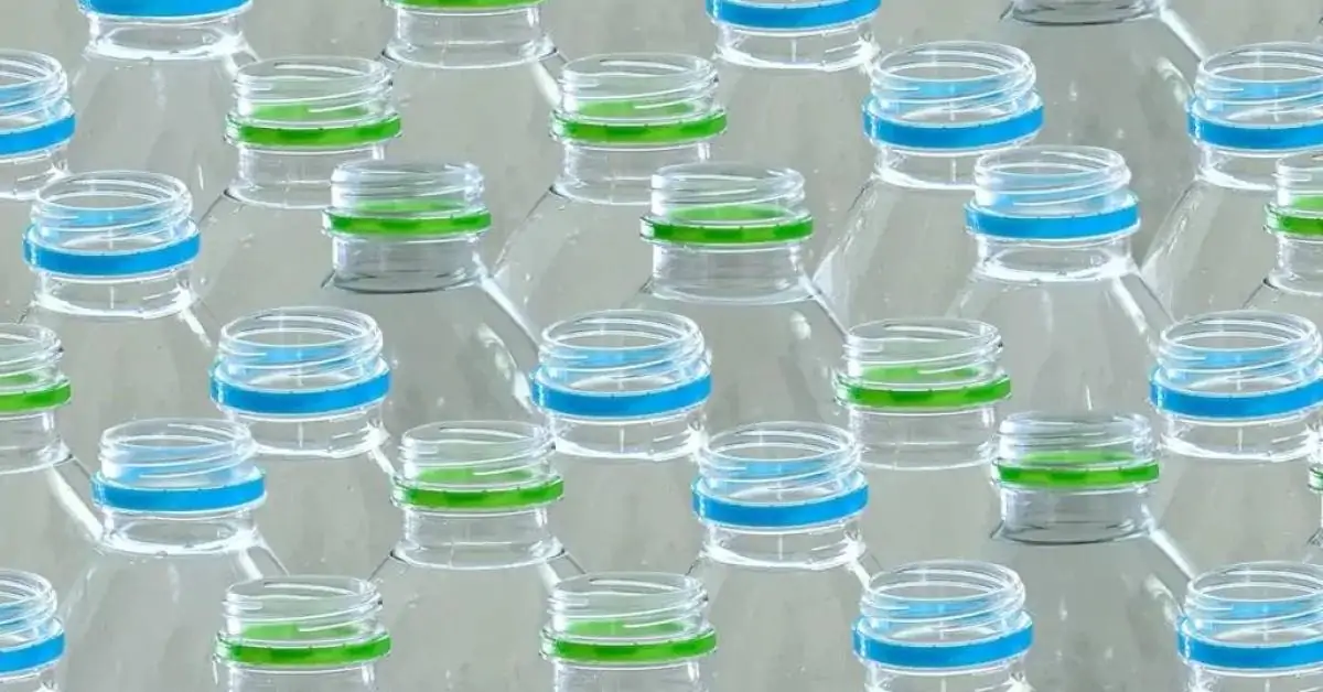O que significam os números no símbolo de reciclagem das embalagens plásticas?