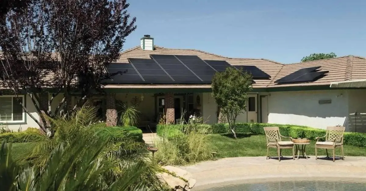 Pesquisadores descobrem maneira econômica de reciclar painéis solares
