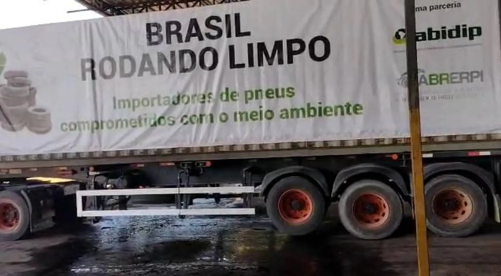 Pneus recolhidos em Manaus chegam nesta quinta-feira em recicladora na Região Metropolitana de Curitiba