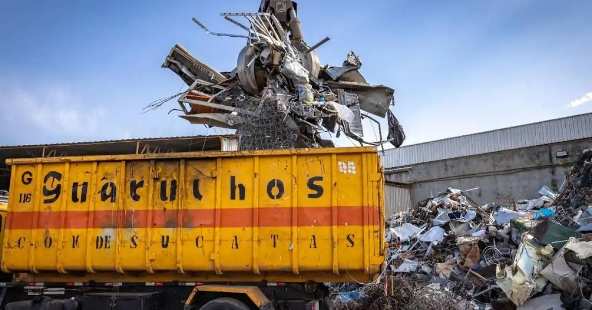 Por que o Brasil recicla somente um quarto de sucata ferrosa e a cadeia opera na ociosidade?