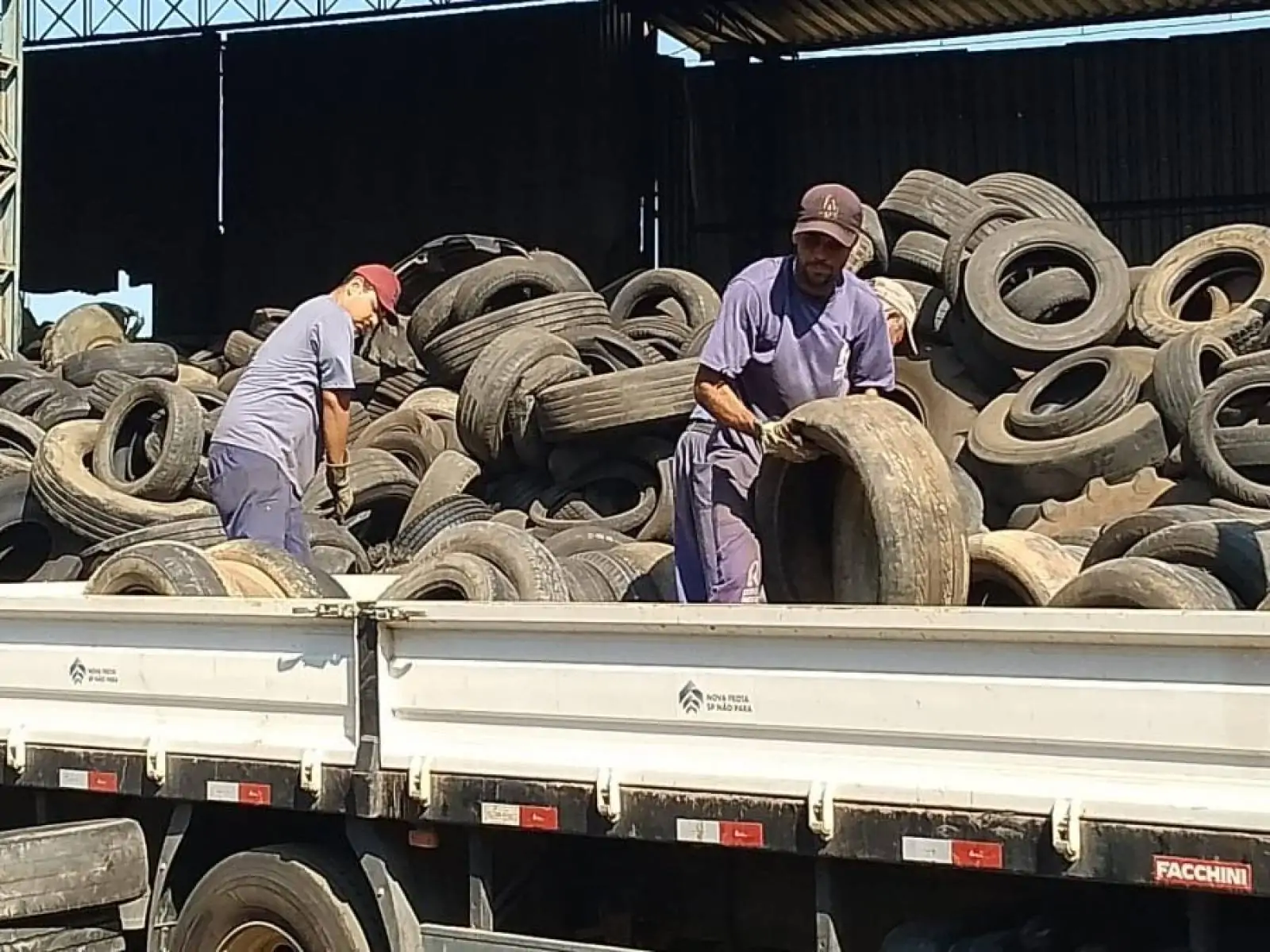 Prefeitura encaminha cerca de 140 pneus para reciclagem e contribui para a produção de asfalto sustentável