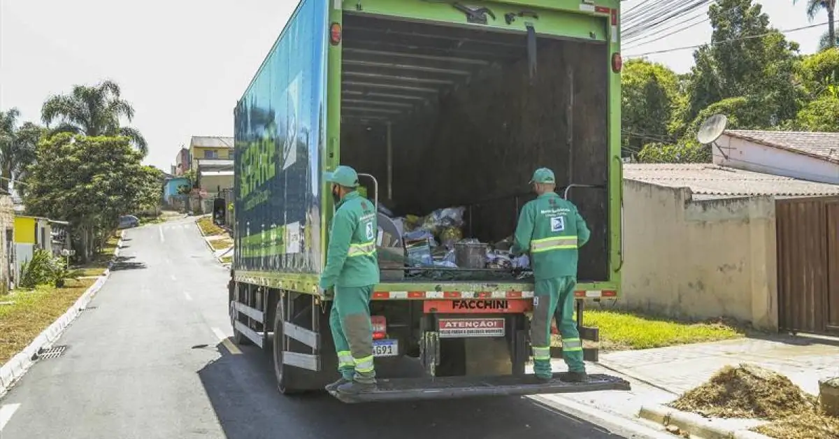 Processo de reciclagem começa com descarte correto de resíduos