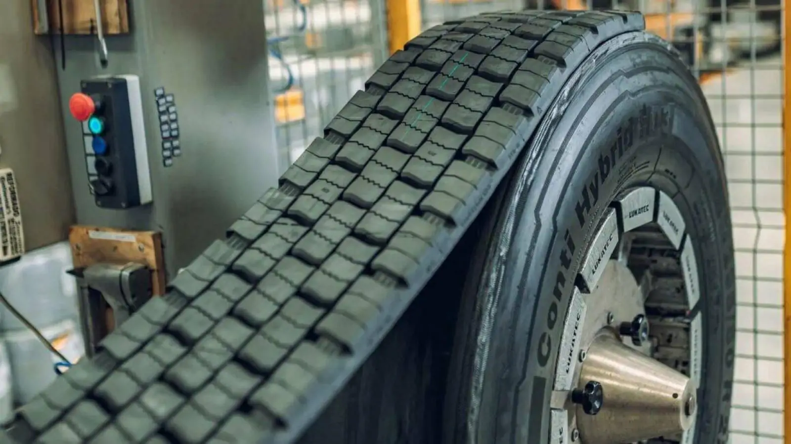 Projeto de Lei quer proibir pneus recapados em ônibus e caminhões