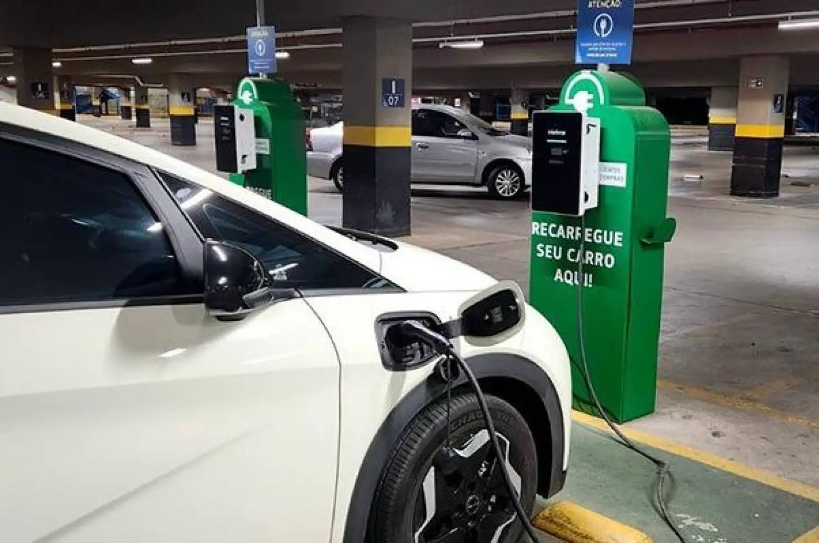 Projeto institui política para reciclagem de baterias de veículos elétricos