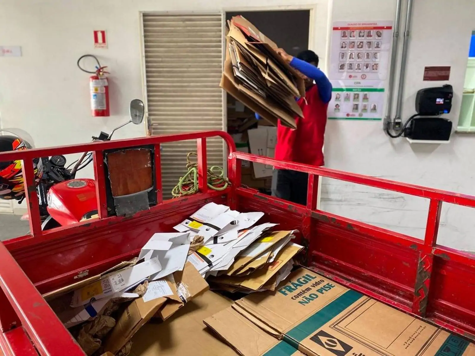 Reciclagem de resíduos promove inclusão social e preserva o ambiente em Manaus