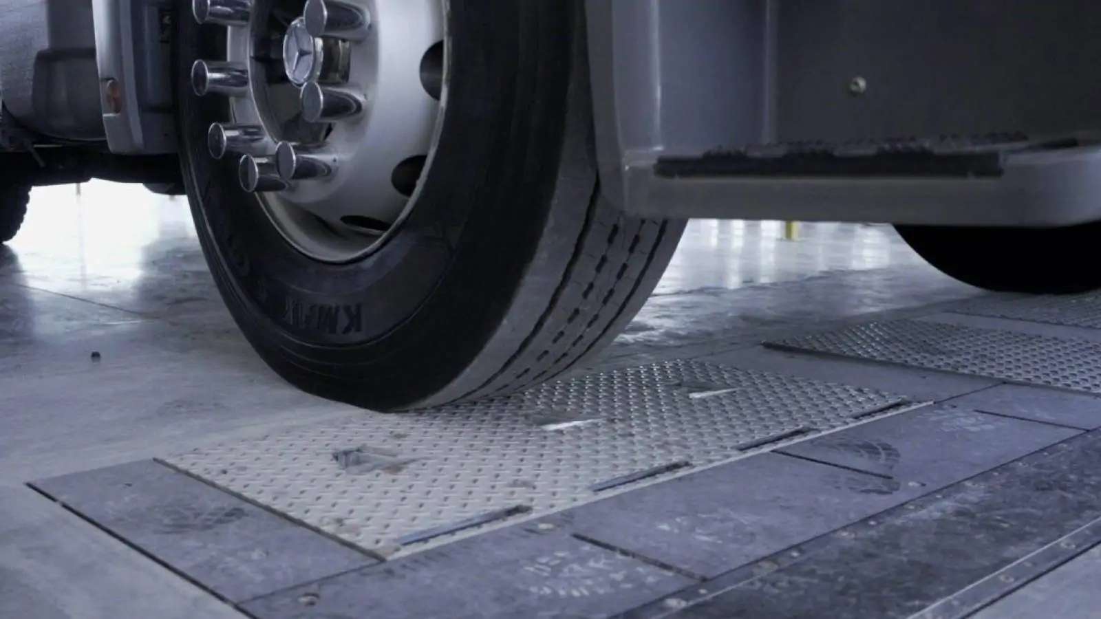 Revenda Goodyear oferece gestão de pneus para caminhões