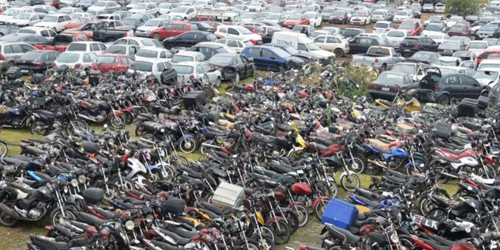 Saiba o que acontece com os veículos abandonados no pátio do Detran