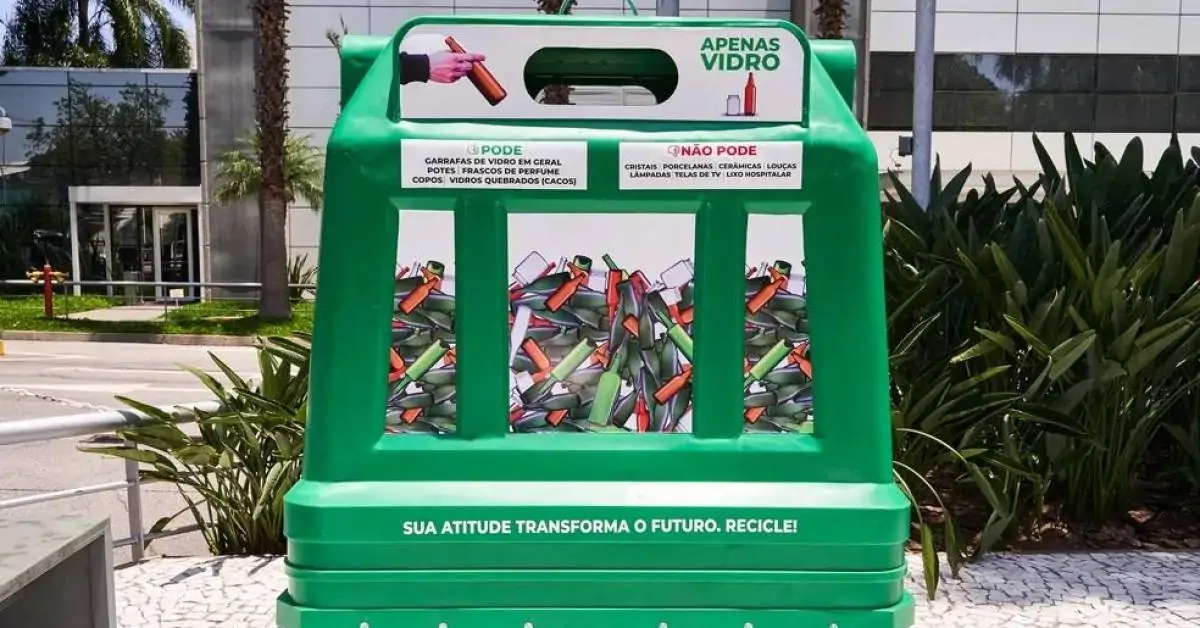 Santos recebe contêineres para coleta de vidro para reciclagem